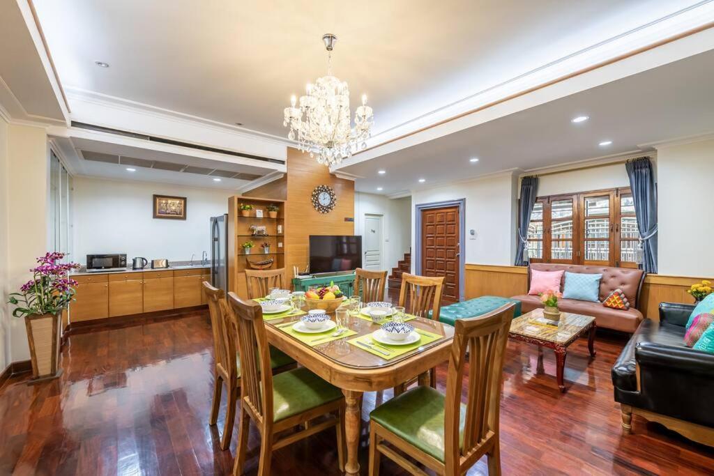 Villa AT NANA ,4BR,4R,Nana BTS,10MintoSiam Bangkok Exterior foto