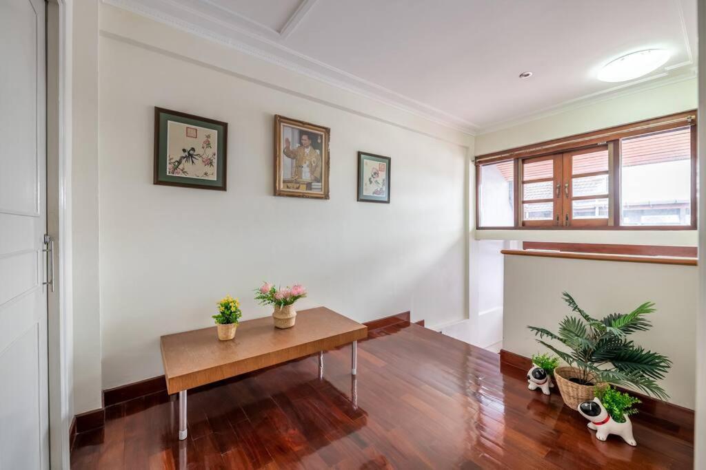 Villa AT NANA ,4BR,4R,Nana BTS,10MintoSiam Bangkok Exterior foto