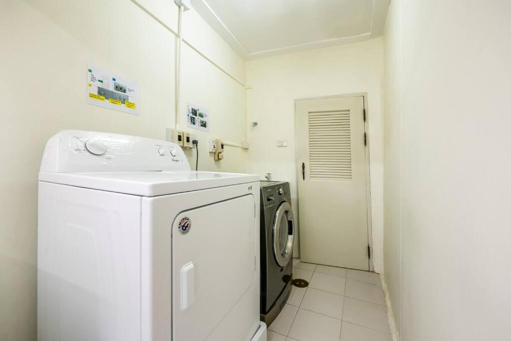 Villa AT NANA ,4BR,4R,Nana BTS,10MintoSiam Bangkok Exterior foto