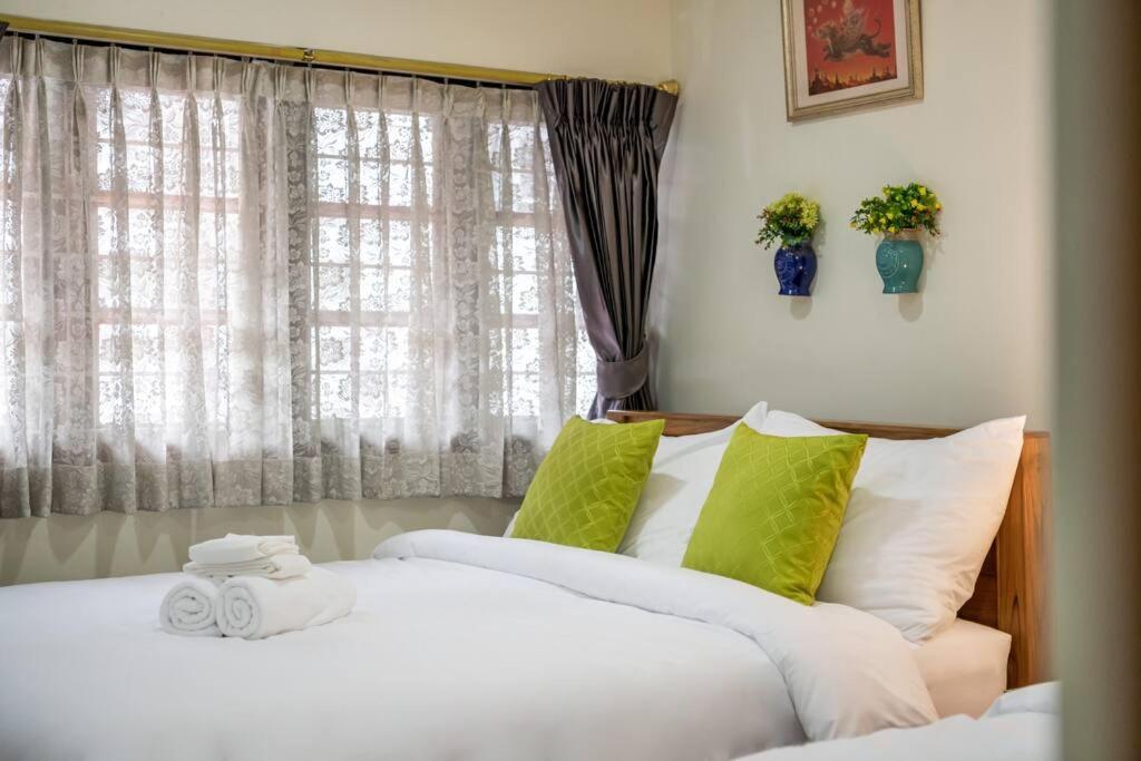 Villa AT NANA ,4BR,4R,Nana BTS,10MintoSiam Bangkok Exterior foto