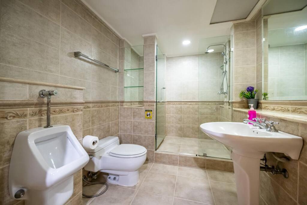 Villa AT NANA ,4BR,4R,Nana BTS,10MintoSiam Bangkok Exterior foto